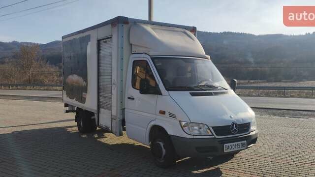 Белый Мерседес Sprinter, объемом двигателя 2.1 л и пробегом 590 тыс. км за 9800 $, фото 1 на Automoto.ua