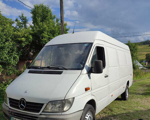 Білий Мерседес Sprinter, об'ємом двигуна 2.7 л та пробігом 540 тис. км за 9500 $, фото 1 на Automoto.ua