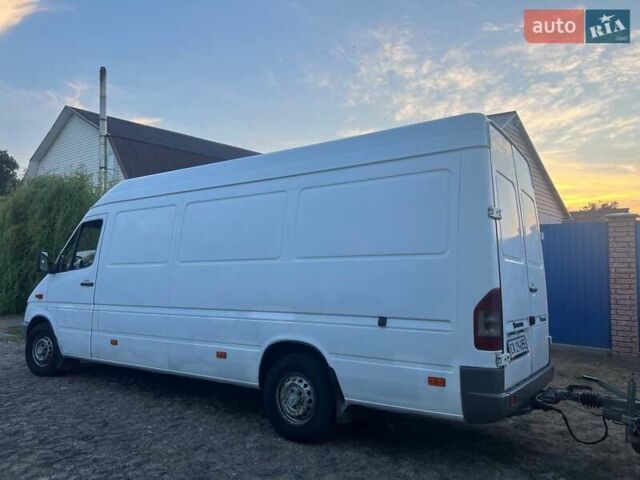 Белый Мерседес Sprinter, объемом двигателя 2.15 л и пробегом 390 тыс. км за 9000 $, фото 1 на Automoto.ua