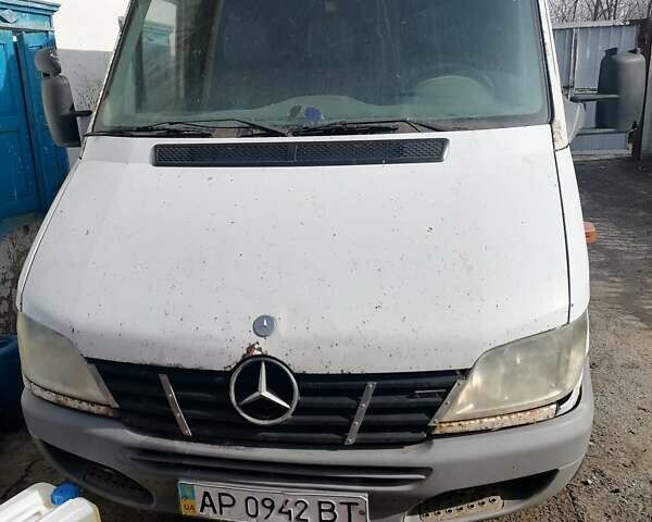 Белый Мерседес Sprinter, объемом двигателя 2.5 л и пробегом 500 тыс. км за 3000 $, фото 1 на Automoto.ua