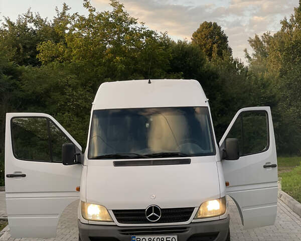 Білий Мерседес Sprinter, об'ємом двигуна 2.15 л та пробігом 333 тис. км за 8200 $, фото 1 на Automoto.ua