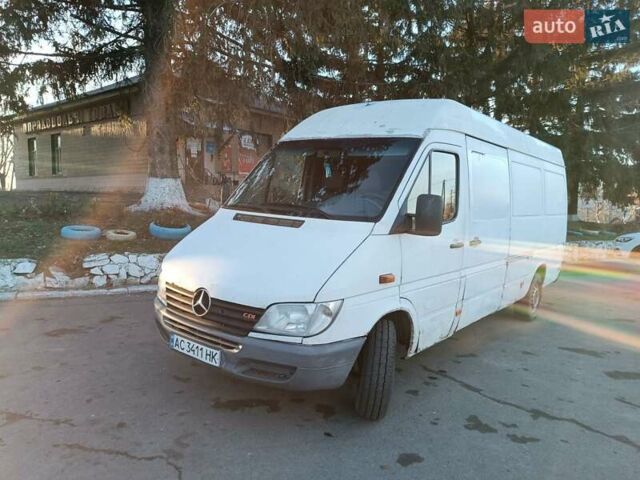 Белый Мерседес Sprinter, объемом двигателя 2.15 л и пробегом 777 тыс. км за 8500 $, фото 1 на Automoto.ua