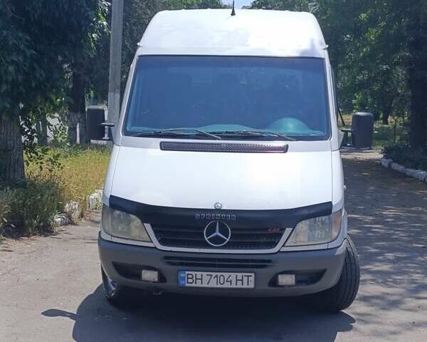 Білий Мерседес Sprinter, об'ємом двигуна 2.1 л та пробігом 740 тис. км за 8000 $, фото 1 на Automoto.ua