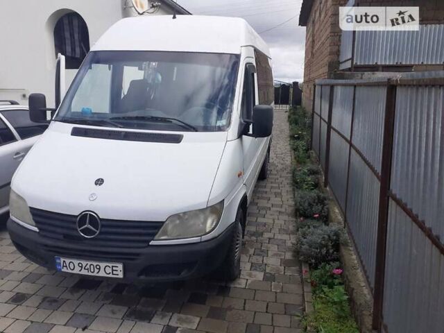 Белый Мерседес Sprinter, объемом двигателя 2.15 л и пробегом 280 тыс. км за 7000 $, фото 1 на Automoto.ua