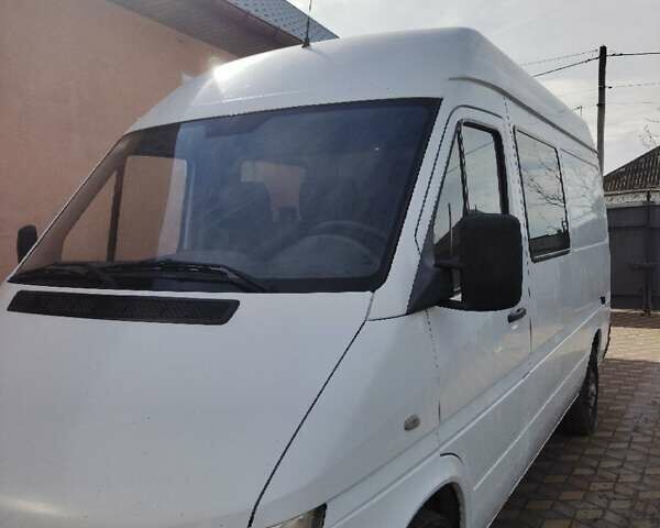 Белый Мерседес Sprinter, объемом двигателя 2.1 л и пробегом 488 тыс. км за 9200 $, фото 1 на Automoto.ua