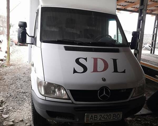 Белый Мерседес Sprinter, объемом двигателя 2.1 л и пробегом 500 тыс. км за 13500 $, фото 1 на Automoto.ua