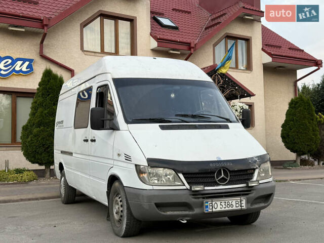 Белый Мерседес Sprinter, объемом двигателя 2.2 л и пробегом 480 тыс. км за 7250 $, фото 1 на Automoto.ua