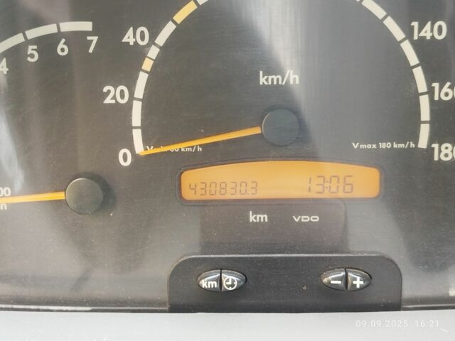 Білий Мерседес Sprinter, об'ємом двигуна 2.1 л та пробігом 431 тис. км за 8700 $, фото 1 на Automoto.ua