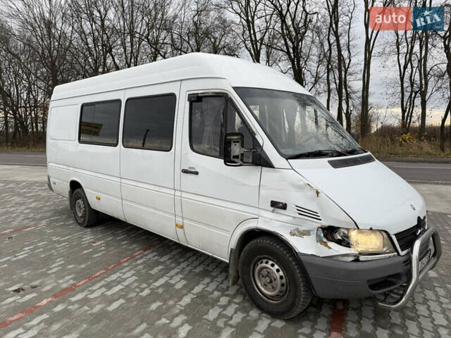 Белый Мерседес Sprinter, объемом двигателя 2.2 л и пробегом 200 тыс. км за 6750 $, фото 1 на Automoto.ua
