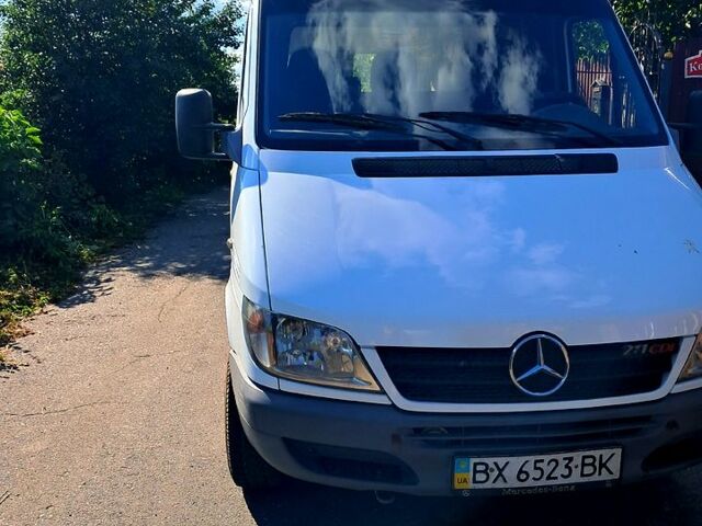 Белый Мерседес Sprinter, объемом двигателя 2.1 л и пробегом 524 тыс. км за 9500 $, фото 1 на Automoto.ua