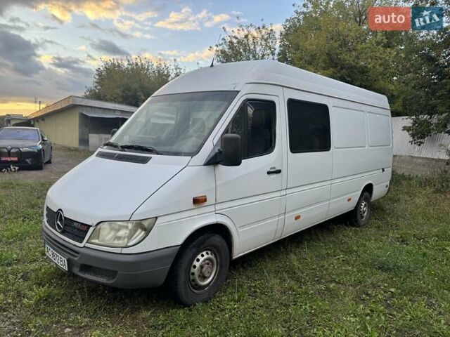 Белый Мерседес Sprinter, объемом двигателя 2.2 л и пробегом 388 тыс. км за 9700 $, фото 1 на Automoto.ua