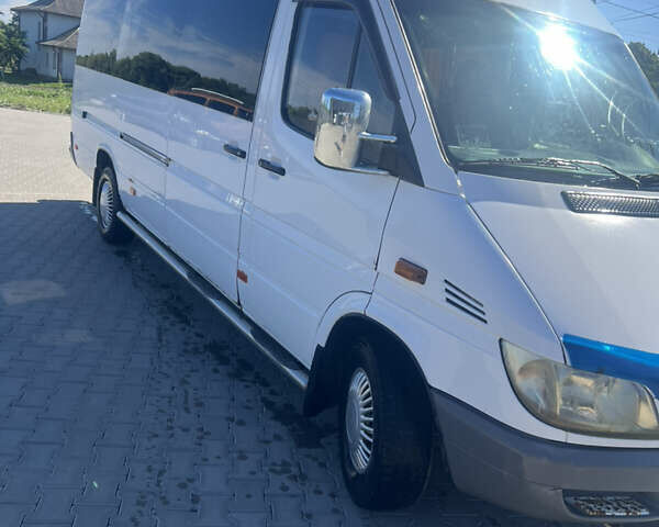 Белый Мерседес Sprinter, объемом двигателя 0 л и пробегом 5 тыс. км за 7400 $, фото 1 на Automoto.ua