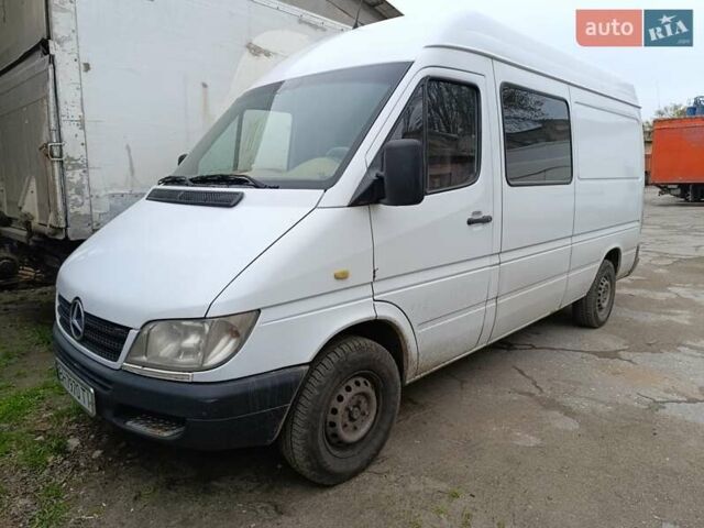 Белый Мерседес Sprinter, объемом двигателя 2.1 л и пробегом 200 тыс. км за 7600 $, фото 1 на Automoto.ua