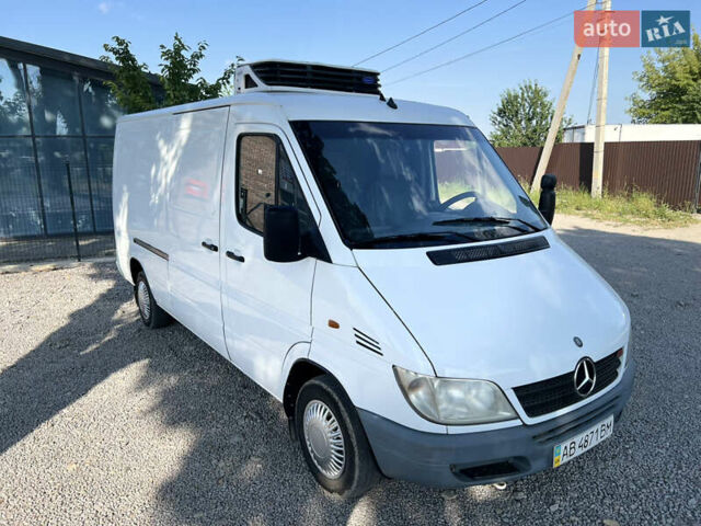 Белый Мерседес Sprinter, объемом двигателя 0 л и пробегом 352 тыс. км за 9800 $, фото 1 на Automoto.ua