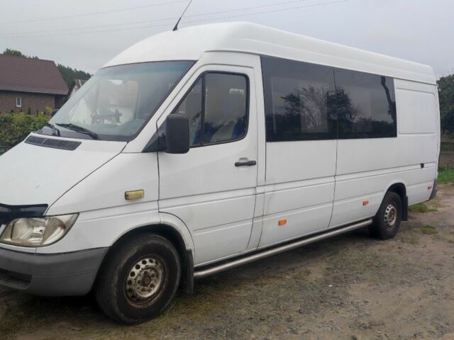 Белый Мерседес Sprinter, объемом двигателя 2.1 л и пробегом 500 тыс. км за 7600 $, фото 1 на Automoto.ua