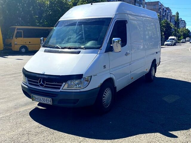 Белый Мерседес Sprinter, объемом двигателя 2.2 л и пробегом 400 тыс. км за 10200 $, фото 1 на Automoto.ua