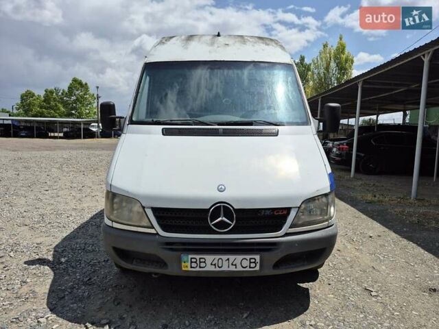 Белый Мерседес Sprinter, объемом двигателя 2.7 л и пробегом 435 тыс. км за 7100 $, фото 1 на Automoto.ua