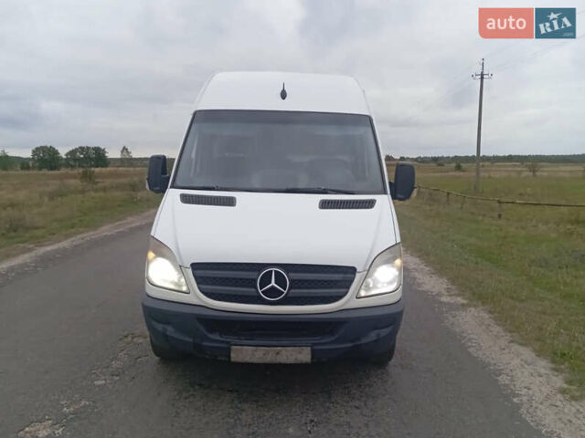 Білий Мерседес Sprinter, об'ємом двигуна 2.2 л та пробігом 416 тис. км за 8199 $, фото 1 на Automoto.ua