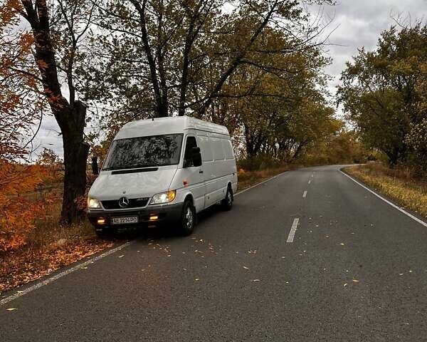 Белый Мерседес Sprinter, объемом двигателя 2.1 л и пробегом 480 тыс. км за 13500 $, фото 1 на Automoto.ua