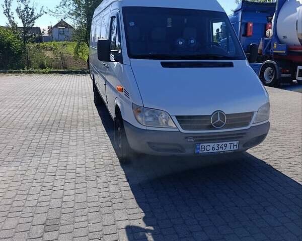 Белый Мерседес Sprinter, объемом двигателя 2.2 л и пробегом 450 тыс. км за 9500 $, фото 1 на Automoto.ua