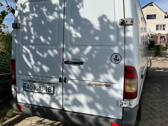 Білий Мерседес Sprinter, об'ємом двигуна 2.1 л та пробігом 450 тис. км за 7500 $, фото 1 на Automoto.ua