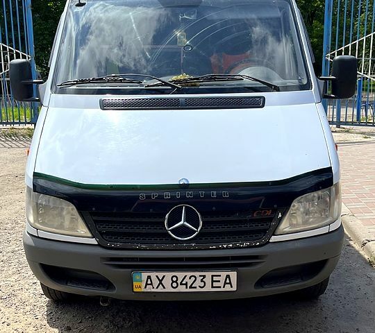 Білий Мерседес Sprinter, об'ємом двигуна 2.1 л та пробігом 360 тис. км за 14000 $, фото 1 на Automoto.ua