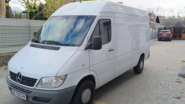 Белый Мерседес Sprinter, объемом двигателя 0 л и пробегом 500 тыс. км за 8600 $, фото 1 на Automoto.ua