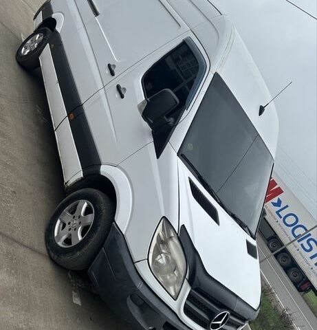 Белый Мерседес Sprinter, объемом двигателя 2.2 л и пробегом 150 тыс. км за 13000 $, фото 1 на Automoto.ua
