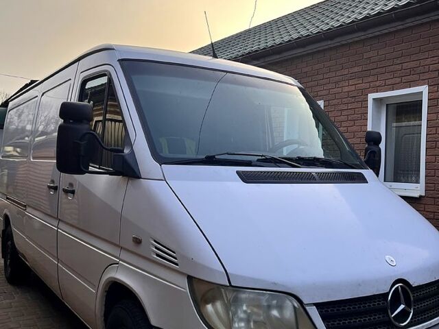 Білий Мерседес Sprinter, об'ємом двигуна 2.1 л та пробігом 529 тис. км за 7500 $, фото 1 на Automoto.ua