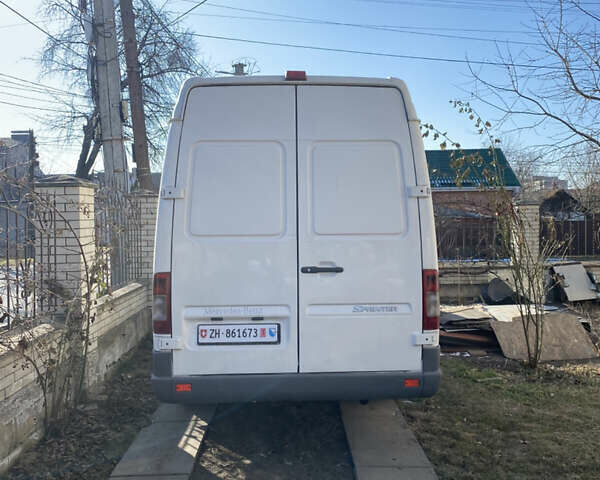 Белый Мерседес Sprinter, объемом двигателя 2.7 л и пробегом 422 тыс. км за 10000 $, фото 1 на Automoto.ua