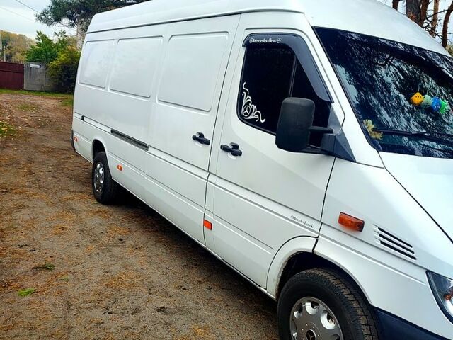 Белый Мерседес Sprinter, объемом двигателя 2.1 л и пробегом 0 тыс. км за 10000 $, фото 1 на Automoto.ua