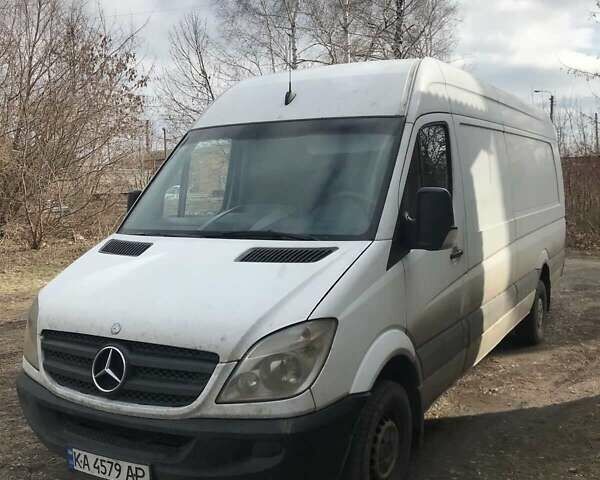 Белый Мерседес Sprinter, объемом двигателя 2.99 л и пробегом 515 тыс. км за 10900 $, фото 1 на Automoto.ua