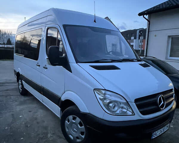 Белый Мерседес Sprinter, объемом двигателя 2.15 л и пробегом 510 тыс. км за 9800 $, фото 1 на Automoto.ua