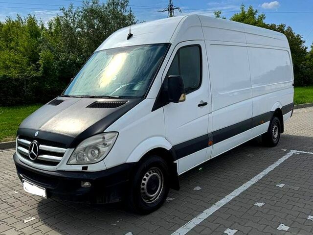 Белый Мерседес Sprinter, объемом двигателя 3 л и пробегом 530 тыс. км за 11500 $, фото 1 на Automoto.ua