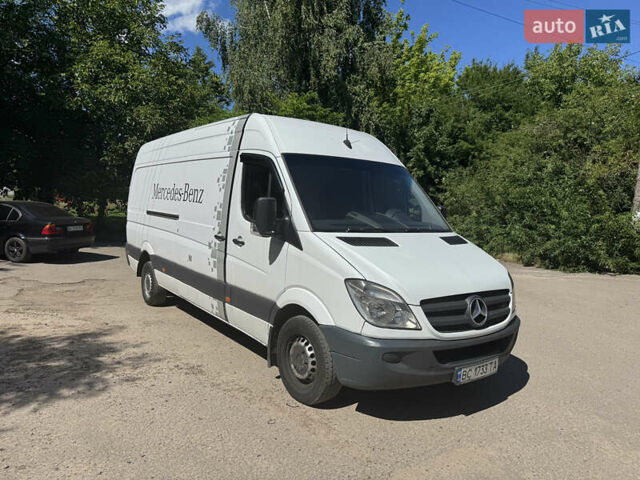 Белый Мерседес Sprinter, объемом двигателя 2.1 л и пробегом 637 тыс. км за 10500 $, фото 1 на Automoto.ua