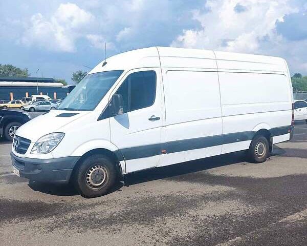 Белый Мерседес Sprinter, объемом двигателя 2.15 л и пробегом 434 тыс. км за 10500 $, фото 1 на Automoto.ua