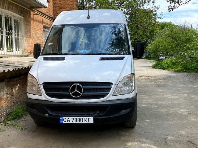 Белый Мерседес Sprinter, объемом двигателя 2.1 л и пробегом 505 тыс. км за 7700 $, фото 1 на Automoto.ua