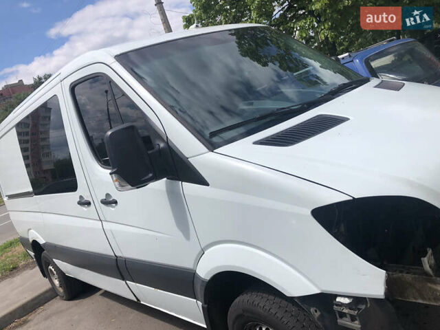 Белый Мерседес Sprinter, объемом двигателя 2.15 л и пробегом 470 тыс. км за 6000 $, фото 1 на Automoto.ua