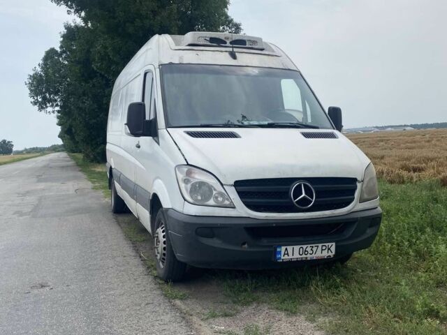 Белый Мерседес Sprinter, объемом двигателя 2.1 л и пробегом 700 тыс. км за 9000 $, фото 1 на Automoto.ua