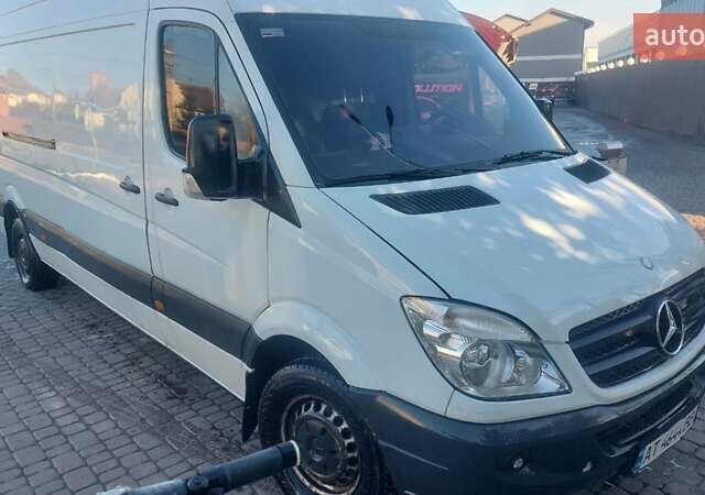 Белый Мерседес Sprinter, объемом двигателя 2.1 л и пробегом 359 тыс. км за 11900 $, фото 1 на Automoto.ua