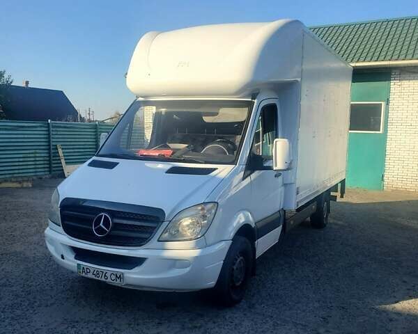 Белый Мерседес Sprinter, объемом двигателя 2.15 л и пробегом 300 тыс. км за 12100 $, фото 1 на Automoto.ua