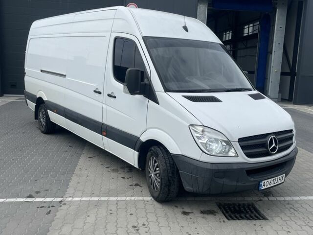 Белый Мерседес Sprinter, объемом двигателя 3 л и пробегом 400 тыс. км за 13300 $, фото 1 на Automoto.ua