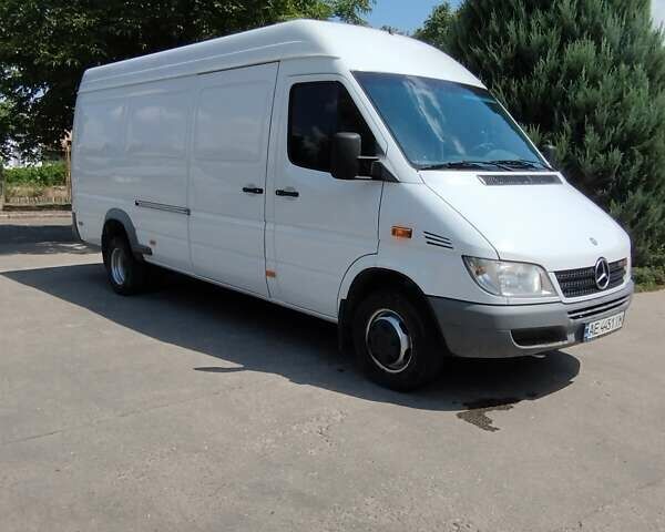 Белый Мерседес Sprinter, объемом двигателя 2.7 л и пробегом 350 тыс. км за 18100 $, фото 1 на Automoto.ua