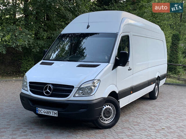 Белый Мерседес Sprinter, объемом двигателя 2.15 л и пробегом 620 тыс. км за 15999 $, фото 1 на Automoto.ua