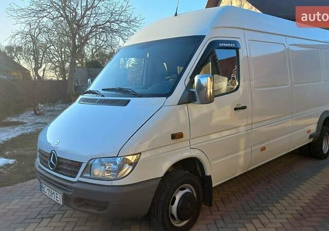 Белый Мерседес Sprinter, объемом двигателя 2.7 л и пробегом 385 тыс. км за 19800 $, фото 1 на Automoto.ua