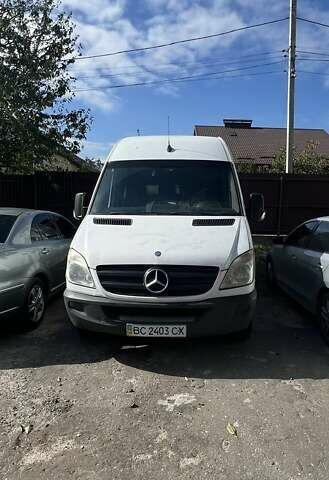 Белый Мерседес Sprinter, объемом двигателя 2.15 л и пробегом 313 тыс. км за 6899 $, фото 1 на Automoto.ua