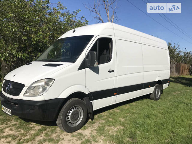 Белый Мерседес Sprinter, объемом двигателя 2.99 л и пробегом 581 тыс. км за 15000 $, фото 1 на Automoto.ua