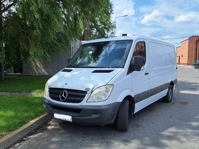 Белый Мерседес Sprinter, объемом двигателя 2.1 л и пробегом 352 тыс. км за 11100 $, фото 1 на Automoto.ua