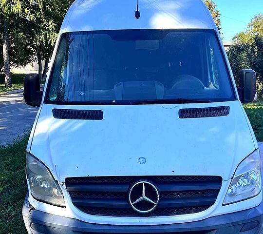 Белый Мерседес Sprinter, объемом двигателя 2.1 л и пробегом 0 тыс. км за 10000 $, фото 1 на Automoto.ua