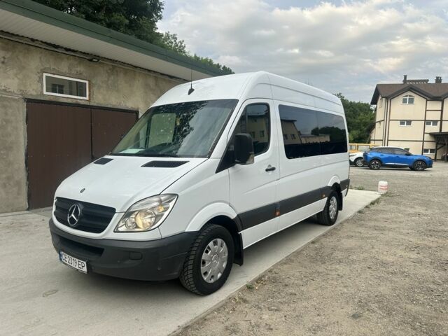 Белый Мерседес Sprinter, объемом двигателя 2.1 л и пробегом 420 тыс. км за 12500 $, фото 1 на Automoto.ua
